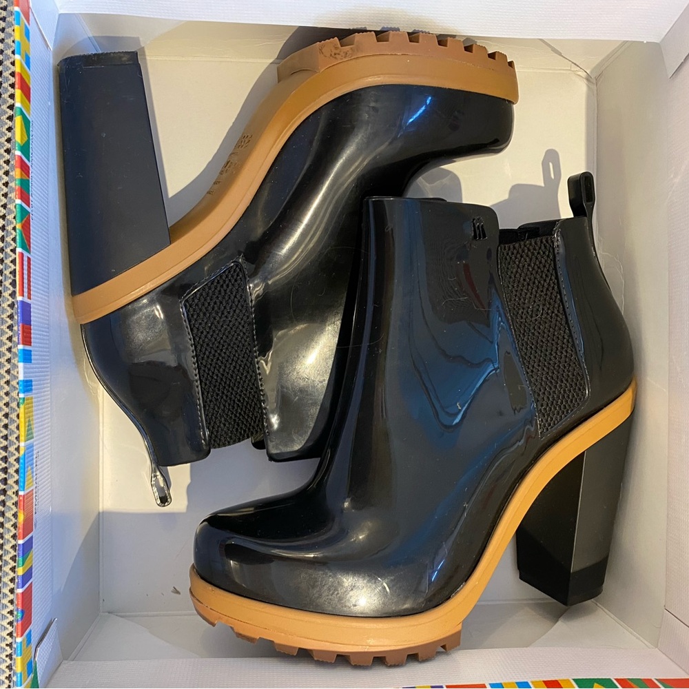 Melissa Gloss Chelsea Lug-Heel Boot - Black - Picture 9 of 12